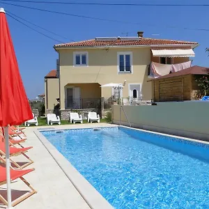  Apartment Ela Kroatien
